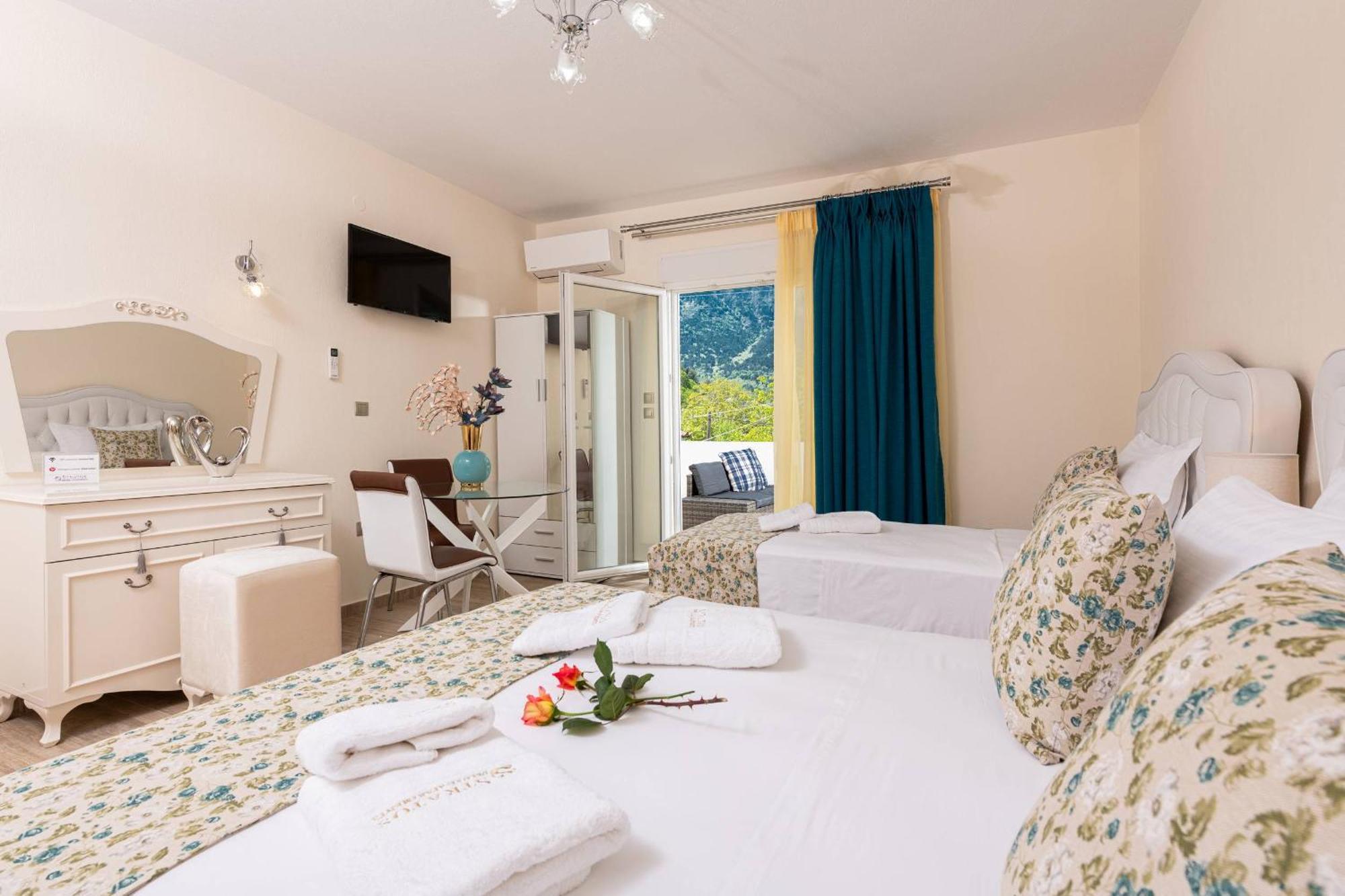 Stratos Deluxe Apartments Skala Potamia  Room photo