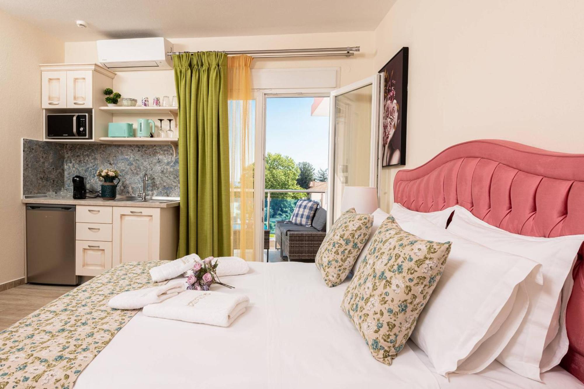 Stratos Deluxe Apartments Skala Potamia  Room photo
